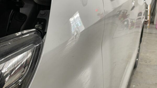 ekスペース　フロントフェンダー　デントリペア