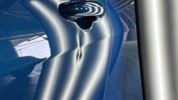 トナーレ　ドア プレスラインのヘコミ