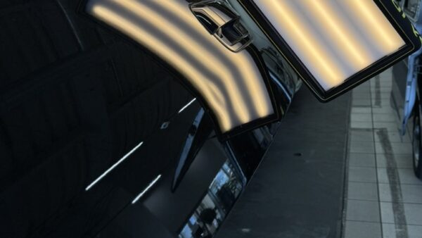 クロスビー　バックドアのヘコミ