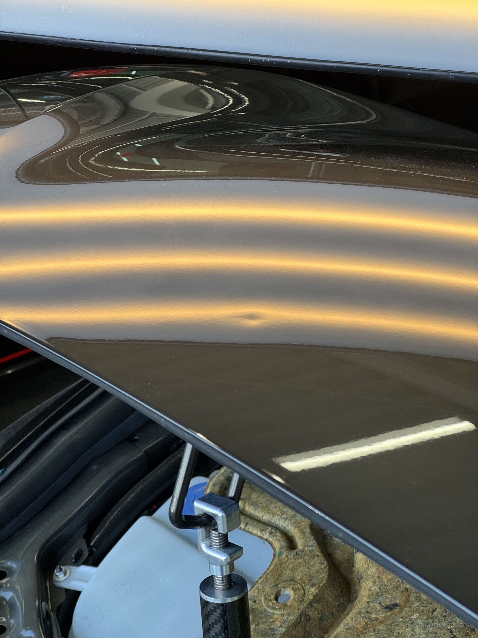 ロードスター ボンネットヘコミ